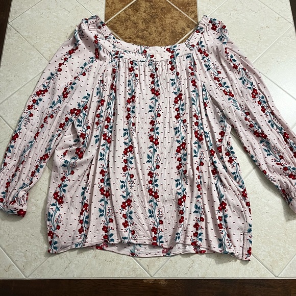 Old Navy Tops - Blouse 💕